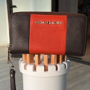 Jet Set Travel Large Saffiano Leather Quarter-Zip Wallet - Coffee/Orange